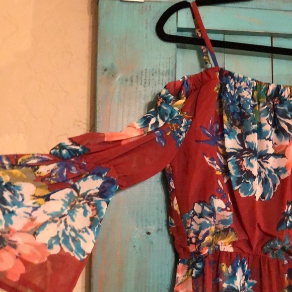 Dress with sheer - Picture 2 of 2